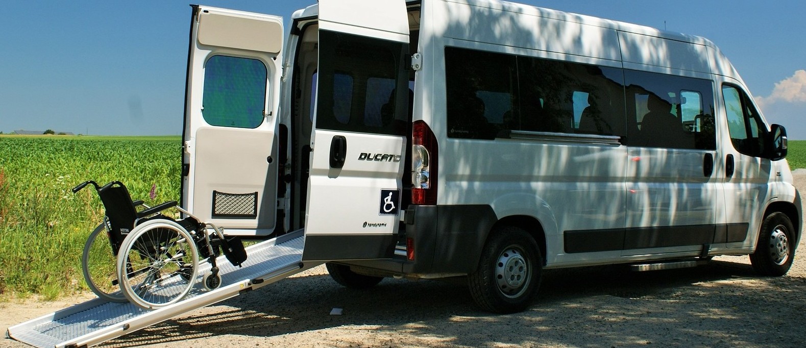 Minibus adapté mobilité réduite